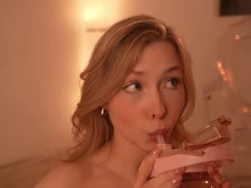 april_blush's chat room