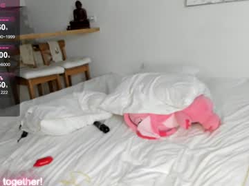 lili_and_niki's chat room
