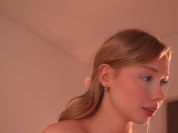 april_blush's chat room