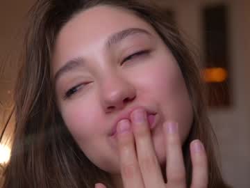 mia_dynasty's chat room