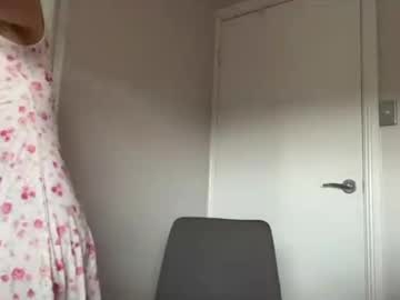 kittengirlxo's chat room