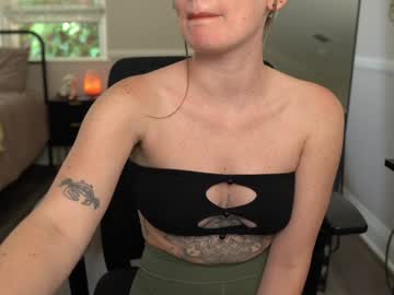 emma_ruby's chat room