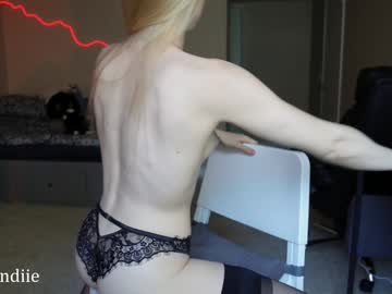 bestblondiiecb's chat room