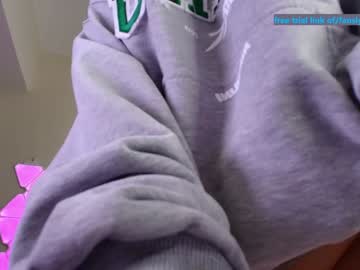 aavee's chat room