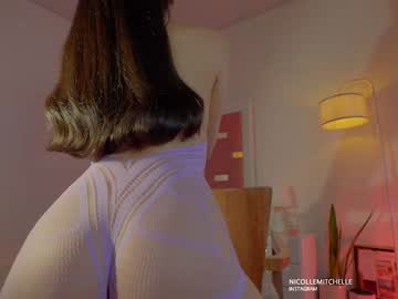 nicolle_mitchelle's chat room