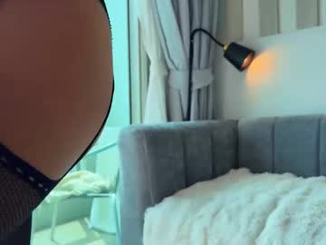 canikissyou_'s chat room
