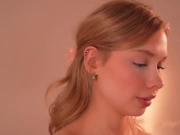 april_blush's chat room