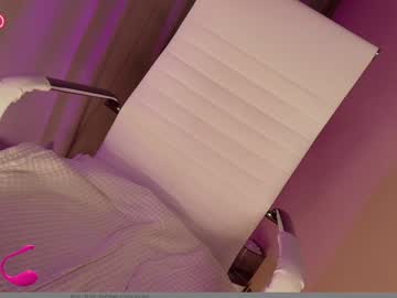 hollyextra's chat room