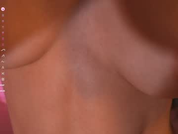 lucie_beltran's chat room