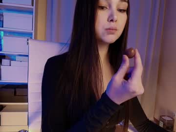 hollyextra's chat room