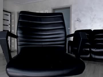 ingridblondy94's chat room