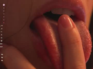 lucie_beltran's chat room