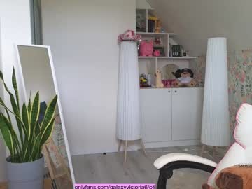 brilliantvictoria's chat room