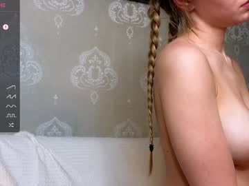 cute_fox_girl's chat room