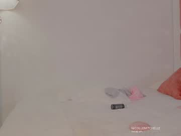 nicolle_mitchelle's chat room