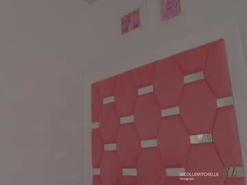 nicolle_mitchelle's chat room