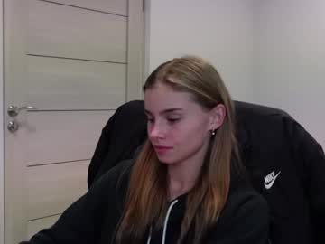 abby_laker's chat room