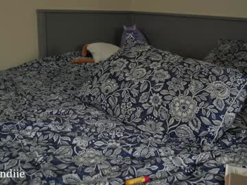 bestblondiiecb's chat room