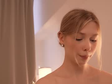 april_blush's chat room