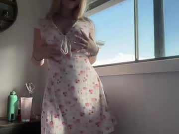 kittengirlxo's chat room