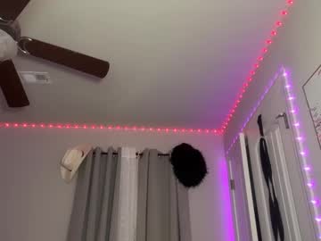 brielledaviss's chat room