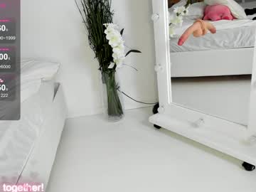 lili_and_niki's chat room