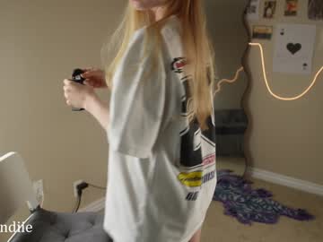 bestblondiiecb's chat room