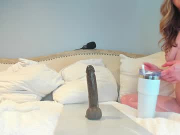 eatmygingersnapps's chat room
