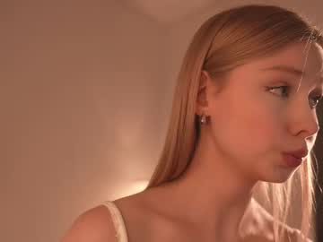 april_blush's chat room