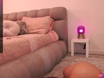 nina_mon's chat room
