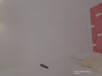 nicolle_mitchelle's chat room