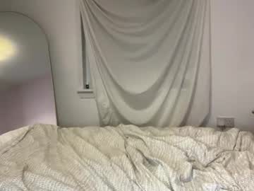 cheekykatx's chat room