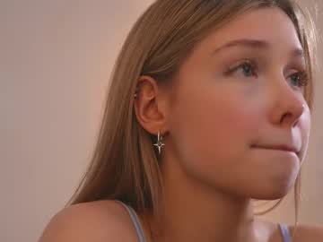 april_blush's chat room