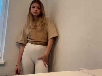 naughty_dreams_xo's chat room