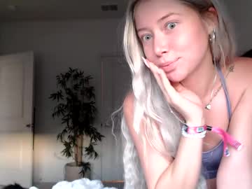 lilyyymonroee's chat room