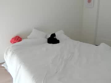 ariah_is_blonde's chat room