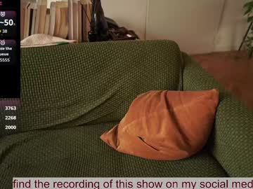 venus_in_jeans's chat room