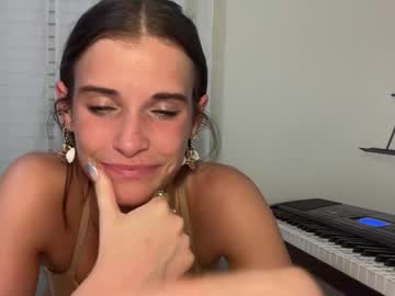 yourgirlnicolexo's chat room