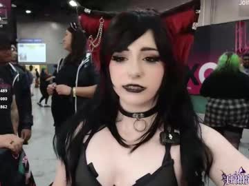 crimsonkitten's chat room