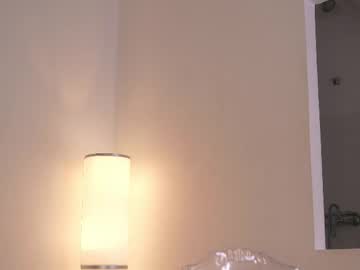 april_blush's chat room