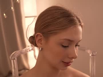 april_blush's chat room
