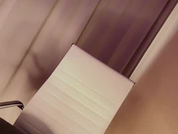 hollyextra's chat room