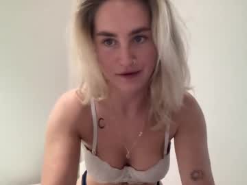 babybambiixx's chat room