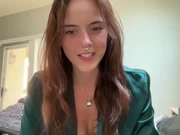 lunahype_xo's chat room