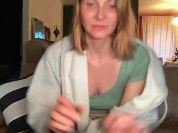 kaileeshy's chat room