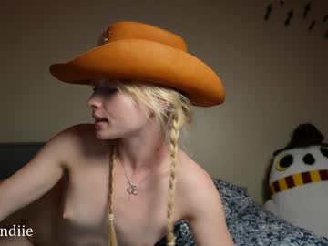 bestblondiiecb's chat room