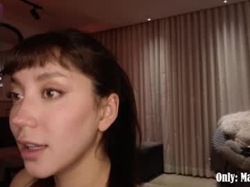 maxine_8's chat room