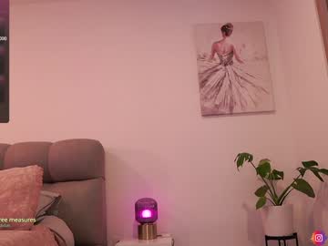 nina_mon's chat room