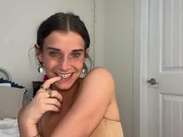yourgirlnicolexo's chat room