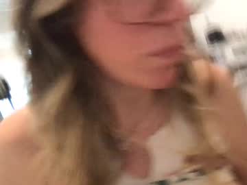 texas_blonde's chat room